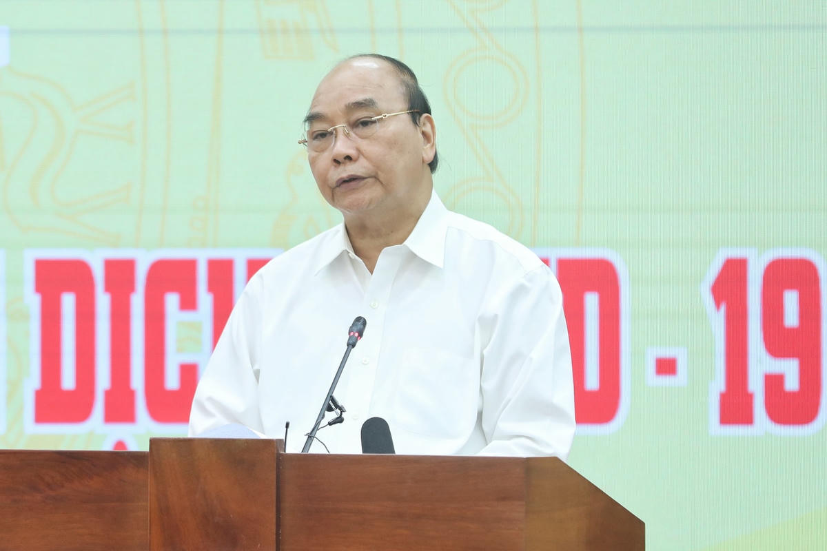 Chủ tịch nước Nguyễn Xuân Phúc kêu gọi các tầng lớp nhân dân, doanh nghiệp, các tổ chức, kiều bào ta ở nước ngoài... tham gia đóng góp ủng hộ để toàn dân, toàn quân ta sớm chiến thắng dịch bệnh.