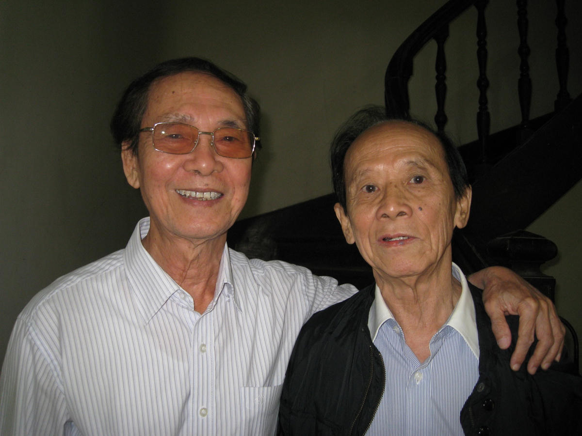 Nhạc sĩ Văn Dung (bên trái) và nhạc sĩ Trần Quý. Ảnh: Thư Hoàng.