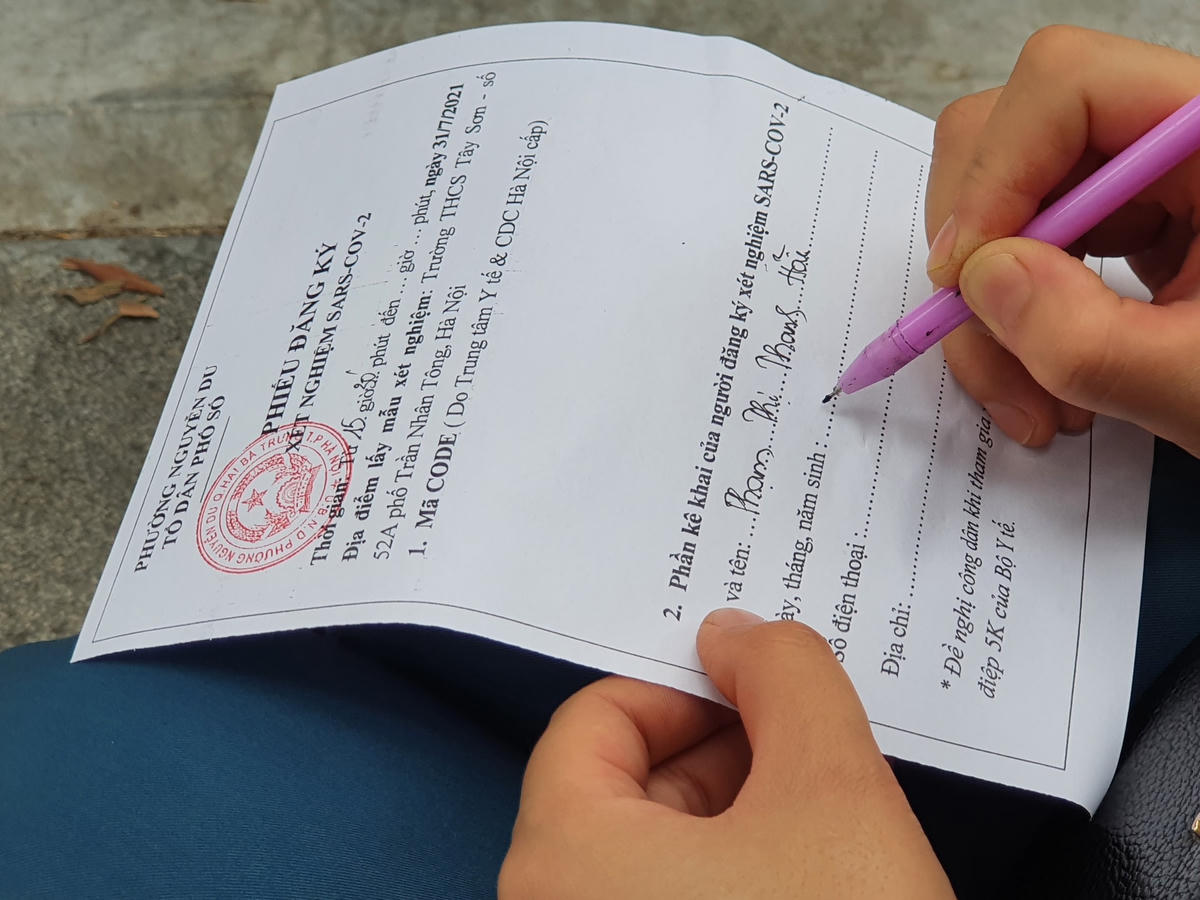 Tuy nhiên, Ban tổ chức vẫn chuẩn bị một số lượng phiếu đăng kí dành cho những người quên không mang theo hoặc làm mất, làm hỏng...
