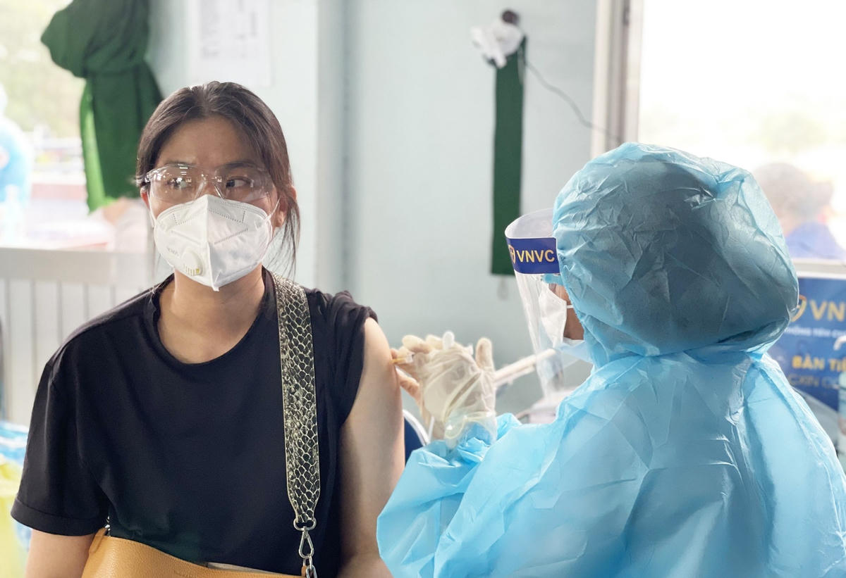 300.000 người được tiêm trong vòng 4 ngày.