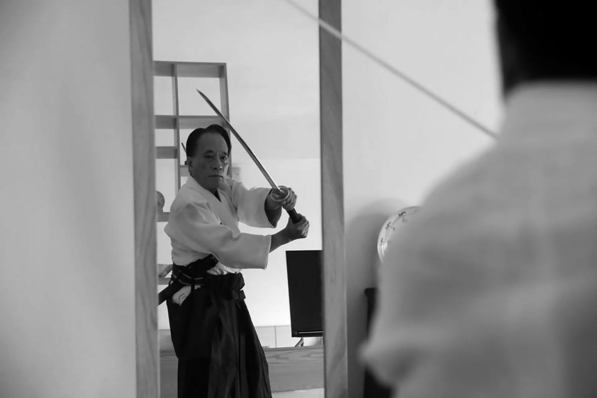 Không chỉ là chuyên gia kinh tế, ông còn là võ sư của môn Akido.