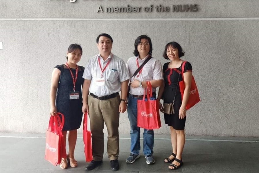 ThS Nguyễn Đức Hoàng cùng đồng nghiệp.