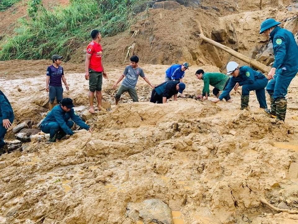 Quảng Nam: Thêm điểm sạt lở tại xã Phước Lộc vùi lấp 11 người