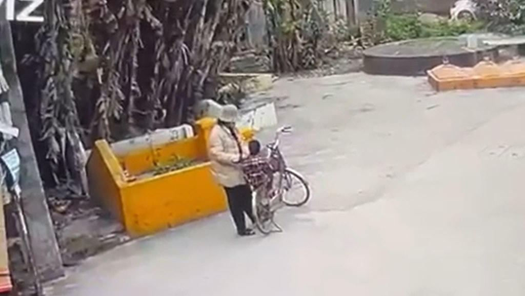 Đối tượng chở bé L. rồi thả dưới cống nước đã được công an quận Ngô Quyền tìm thấy ngày 6/3.