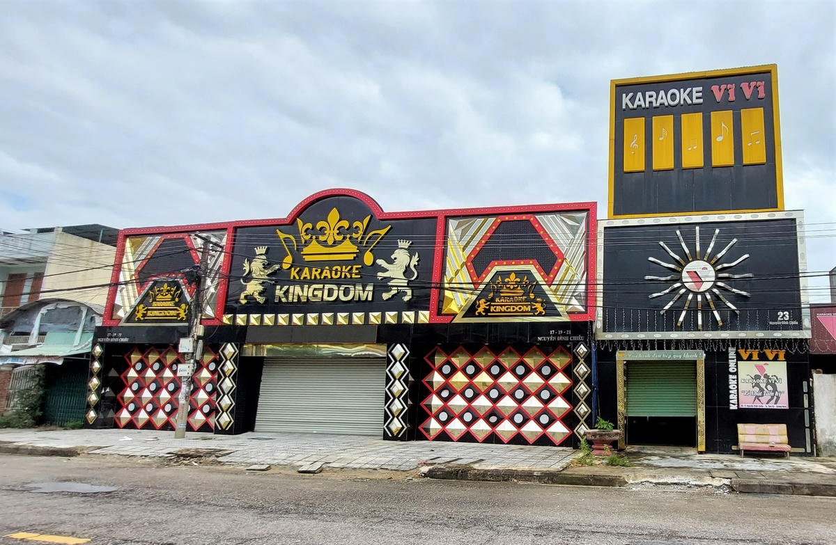Quán karaoke ở TP Tam Kỳ tạm dừng để phòng, chống dịch Covid-19.
