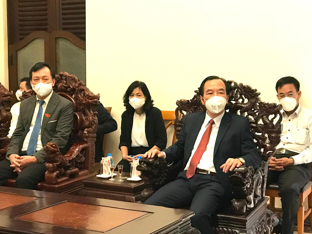 Ông Ngô Sách Thực, Phó Chủ tịch UBTƯ MTTQ Việt Nam và các đại biểu trong đoàn công tác tại Tổng Giám mục Tổng Giáo phận Sài Gòn.