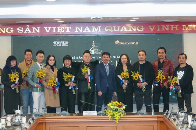Các nghệ sĩ có mặt tại buổi bầu chọn và trao giải Âm nhạc Cống hiến tại Hà Nội.