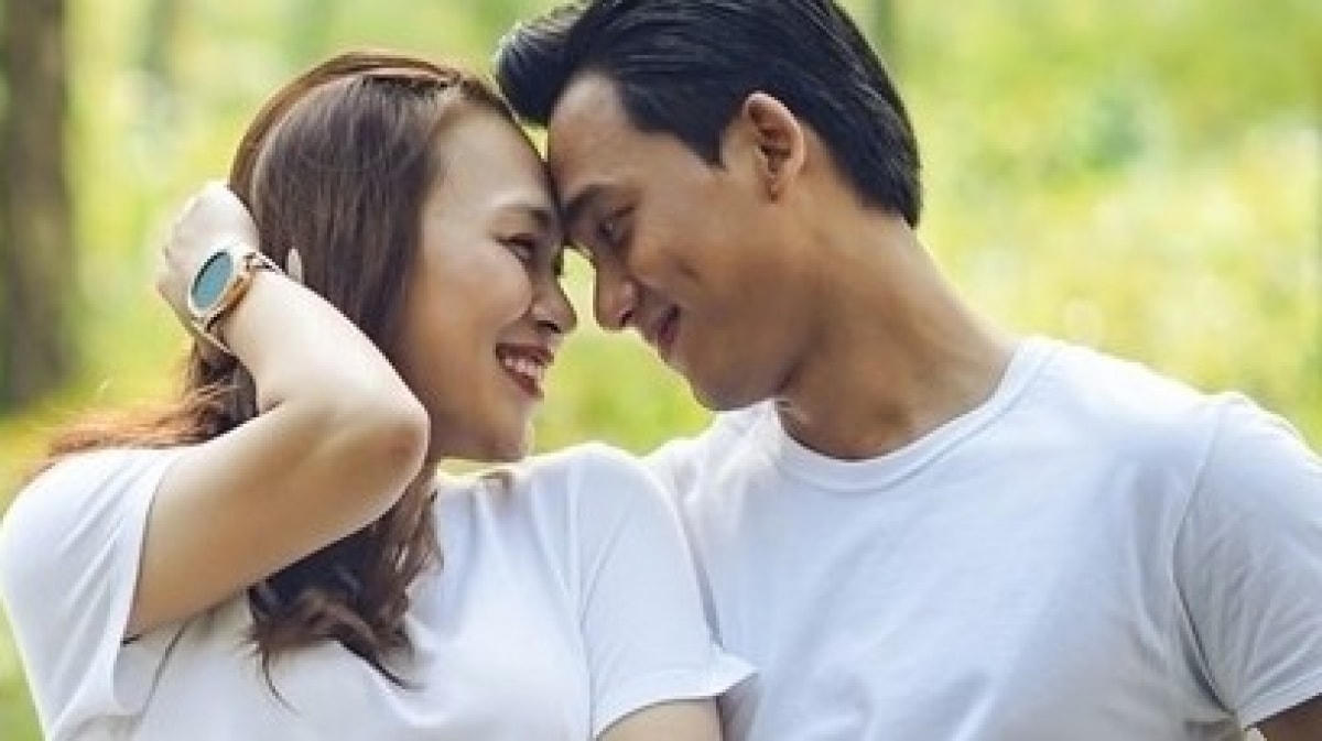 Chuyện tình chị em của Mai Tài Phến và Mỹ Tâm được khán giả đồn đoán khi cả hai diễn xuất quá “tình cảm” trong MV Đừng hỏi em.