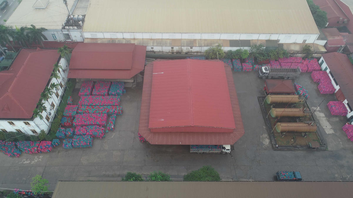 Phóng viên đã gọi điện thoại trao đổi với ông Phan Văn Hùng về vụ việc trên. Ông Hùng cho biết "hiện vẫn chưa nắm được thông tin về vụ việc".