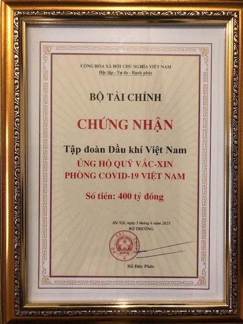 Chứng nhận Petrovietnam ủng hộ Quỹ vaccine phòng Covid-19 Việt Nam.