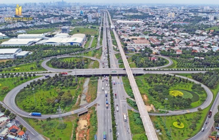 Đường Vành đai 3 hứa hẹn phát triển dịch vụ vận tải liên vùng.