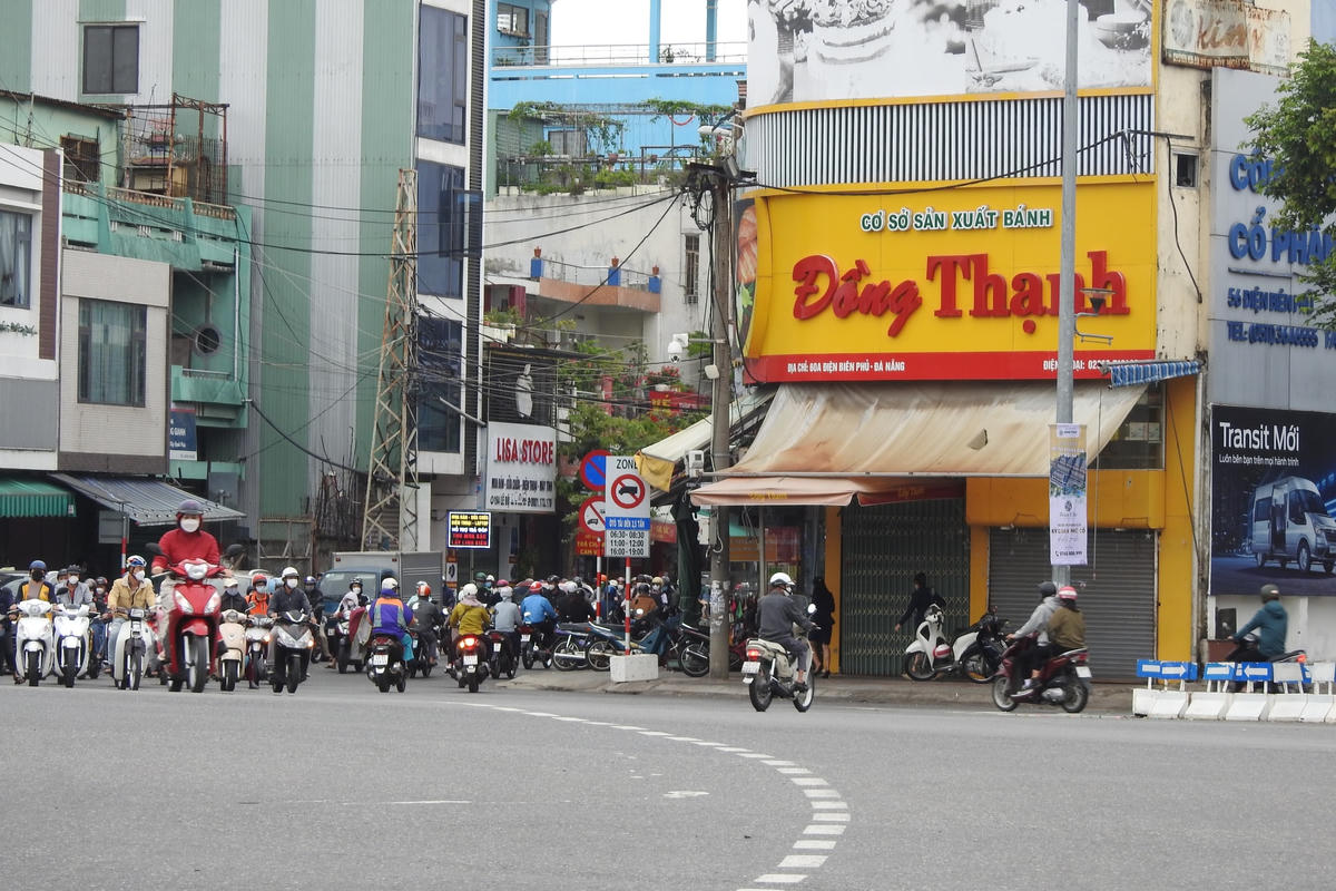 Tiệm bánh mỳ Đồng Thạnh ở số 60 A đường Điện Biên Phủ. Ảnh: B. Nguyên.