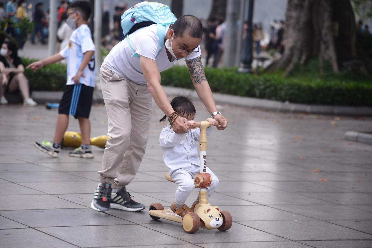 Người dân chủ quan, chưa tuân thủ quy định phòng dịch khi tham gia phố đi bộ