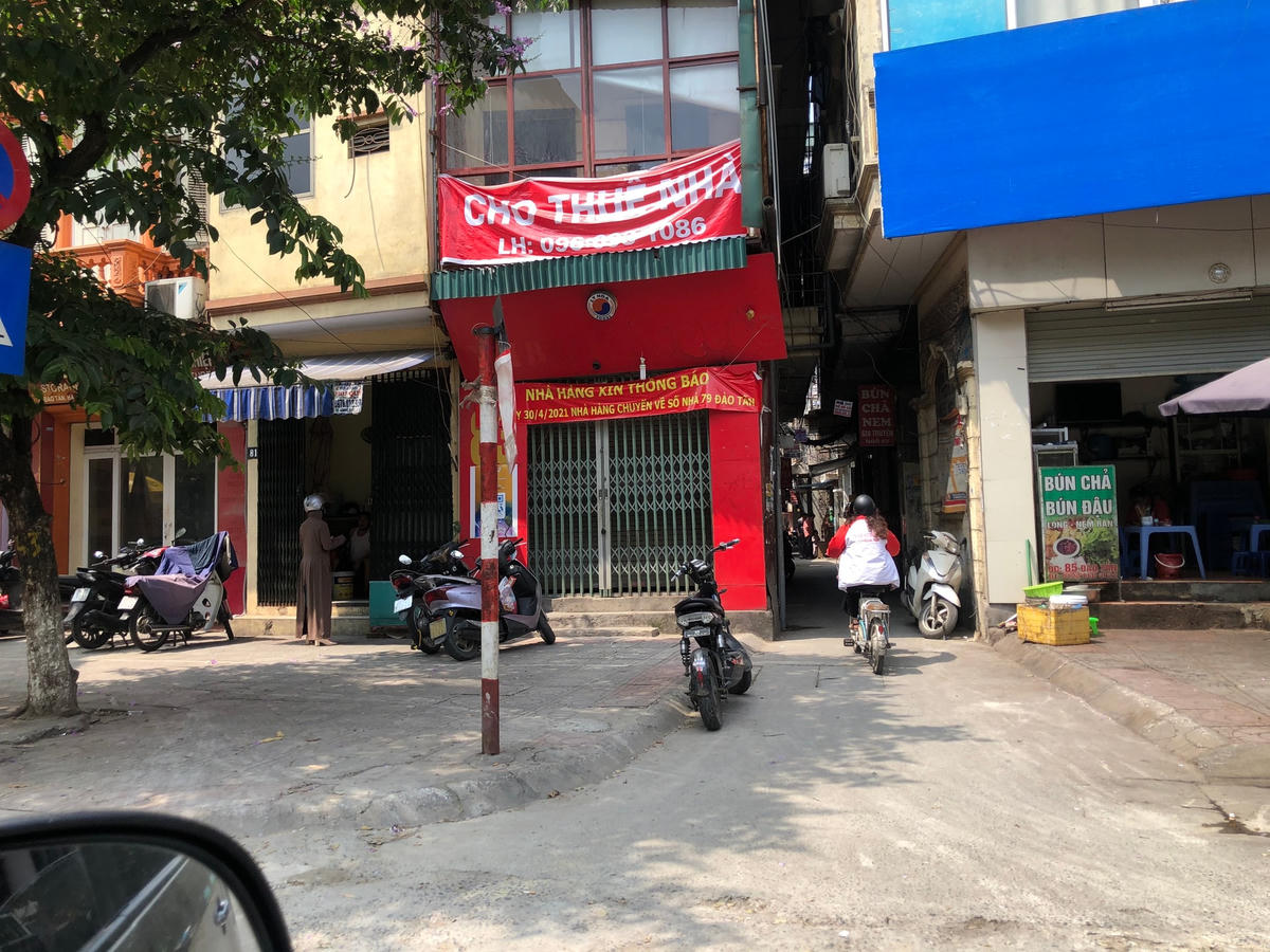 Cho thuê cả nhà cũng không đắt khách .