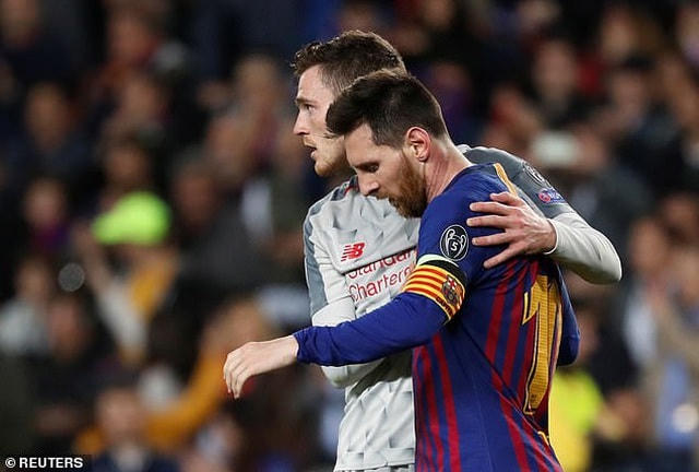 Andy Robertson sợ Messi cập bến Premier League.