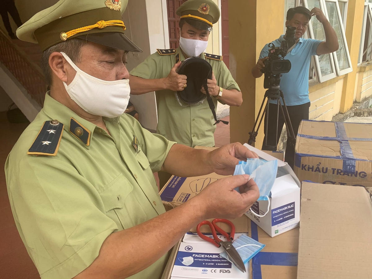 390.000 khẩu trang y tế không rõ nguồn gốc xuất xứ.