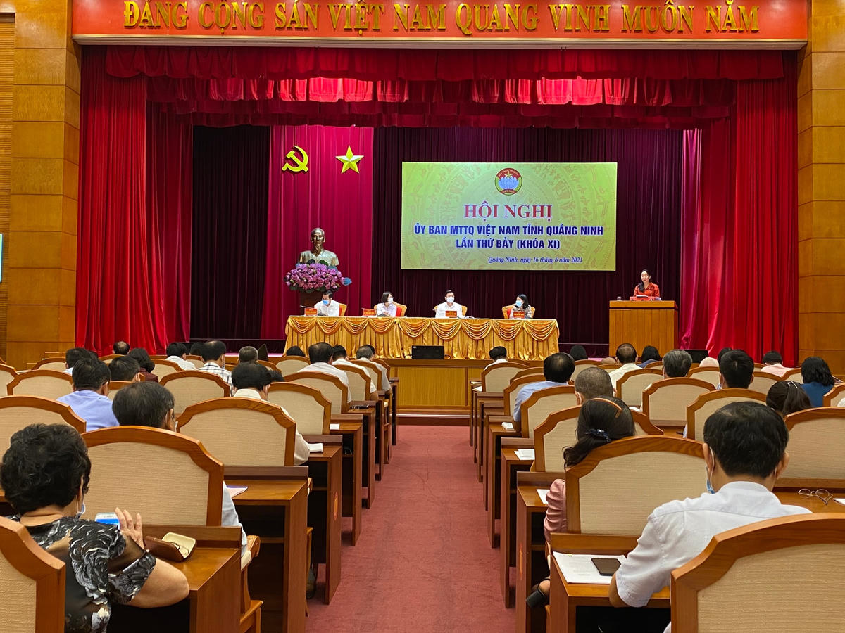 Quang cảnh hội nghị.
