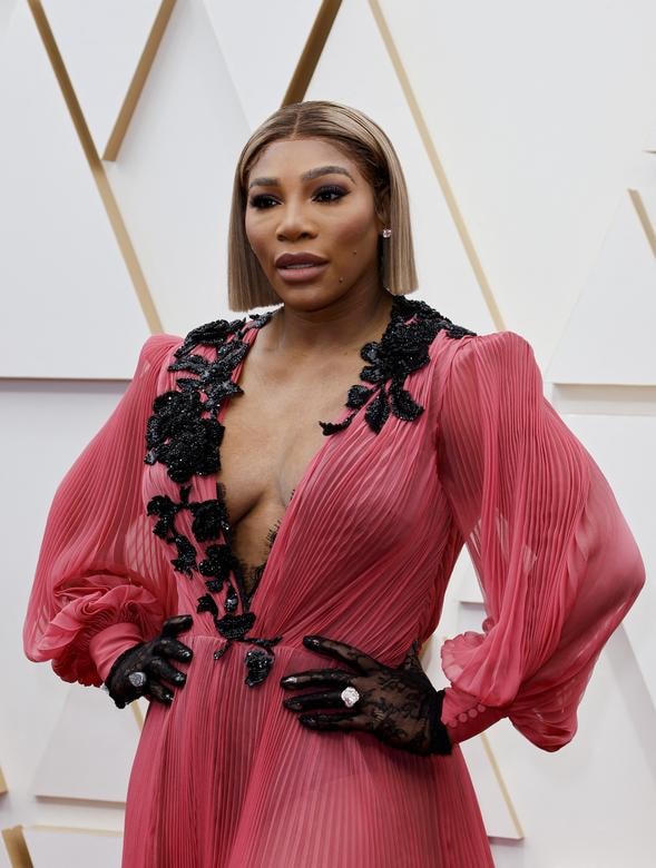 Huyền thoại quần vợt Serena Williams xuất hiện trên thảm đỏ Oscar với thần thái vô cùng quyền lực. Ảnh: Reuters.