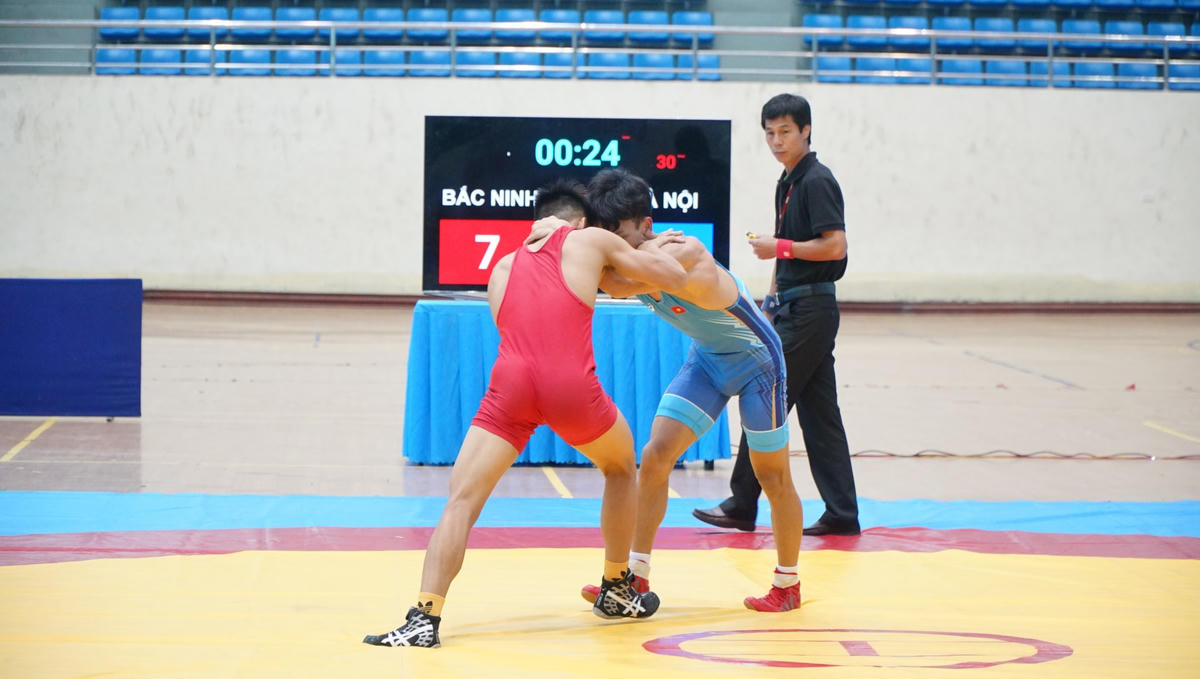 Thăm dò đối thủ.