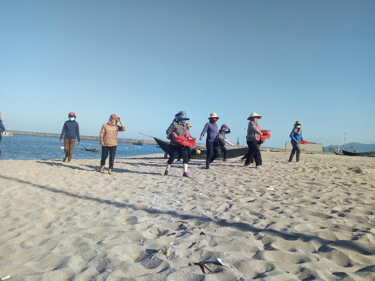 Làng chài còn sót lại ở Khu kinh tế Vũng Áng.