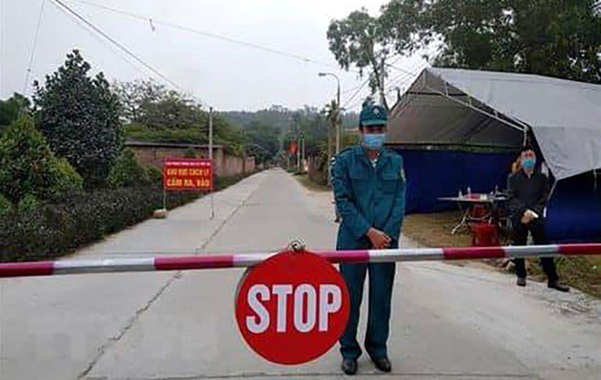 Ấp Cà Na, xã Tân Bình, huyện Phú Giáo bị phong tỏa. Nguồn: Thái Hà.