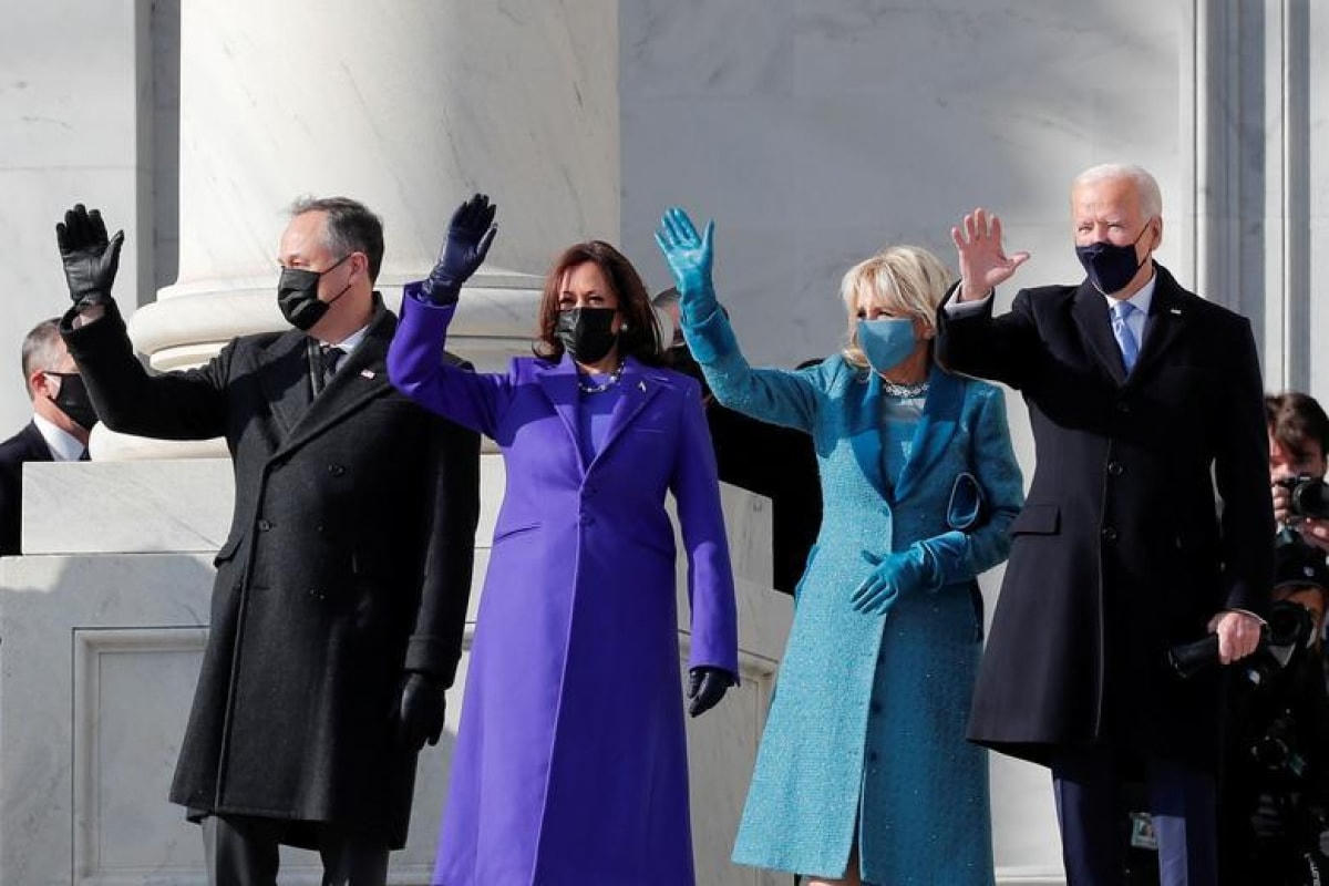 Tổng thống Joe Biden cùng Đệ nhất phu nhân Jill Biden và Phó Tổng thống Kamala Harris cùng Đệ nhị phu quân Doug Emhoff.
