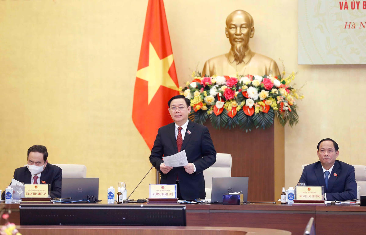 Chủ tịch Quốc hội Vương Đình Huệ chủ trì hội nghị. Ảnh: D.Tấn.