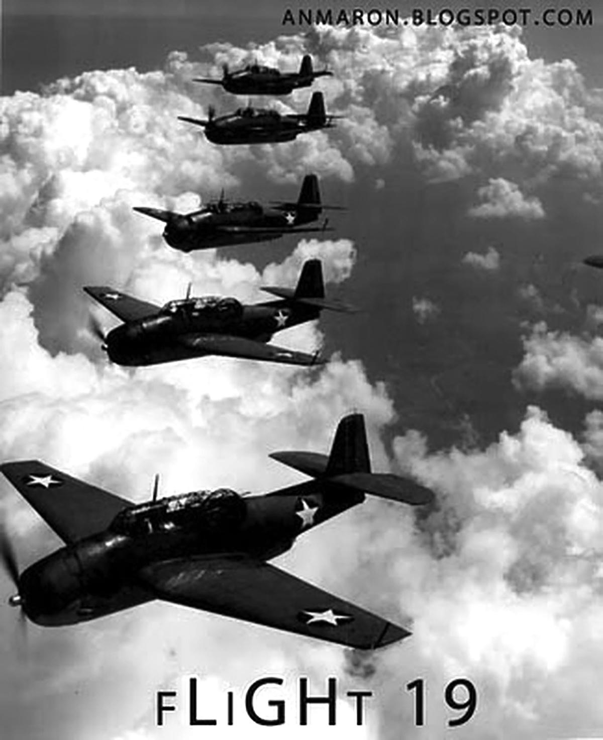 5 phi cơ ném ngư lôi Avenger thuộc Chuyến bay 19 của Hải quân Mỹ mất tích trong khi bay trên vùng “Tam giác quỷ” Bermuda.  
