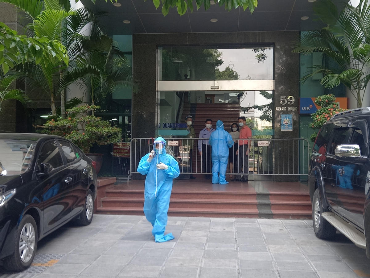 Hà Nội phong tỏa tạm thời tòa nhà 59 Quang Trung do có ca dương tính
