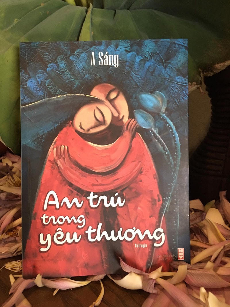 Với văn chương, dường như Hoàng A Sáng đích thị coi đây là cuộc dạo chơi của trí tưởng tượng, chẳng có áp lực nào hết.