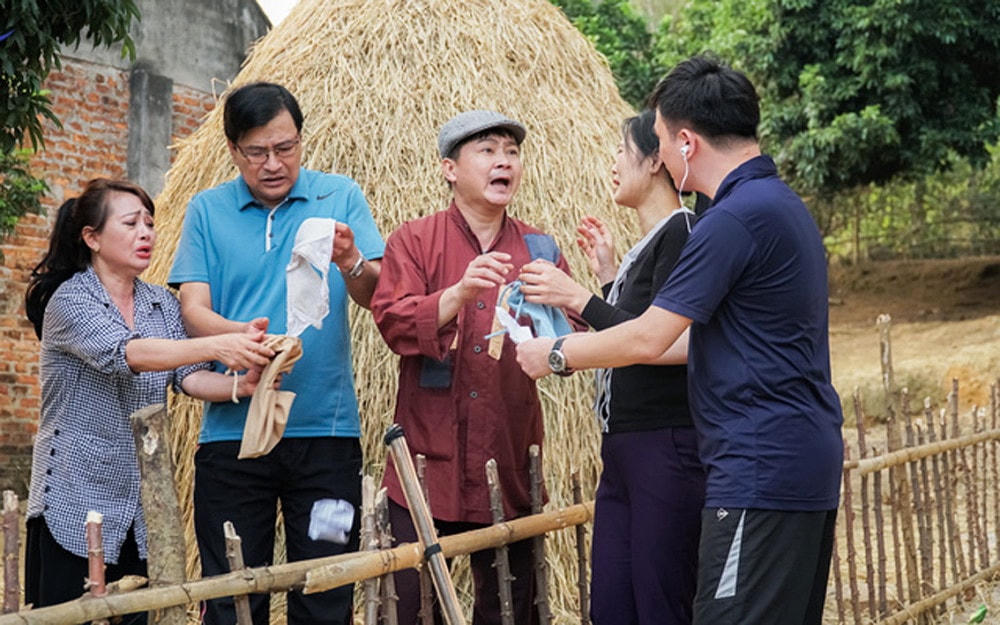 Cảnh trong phim Tết đú - đú Tết.