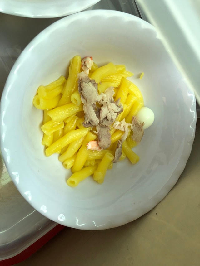 Vụ bữa ăn gây sốc: 'Bác sĩ nghĩ sao, các con ăn giò chỉ 65.000 đồng/kg?'