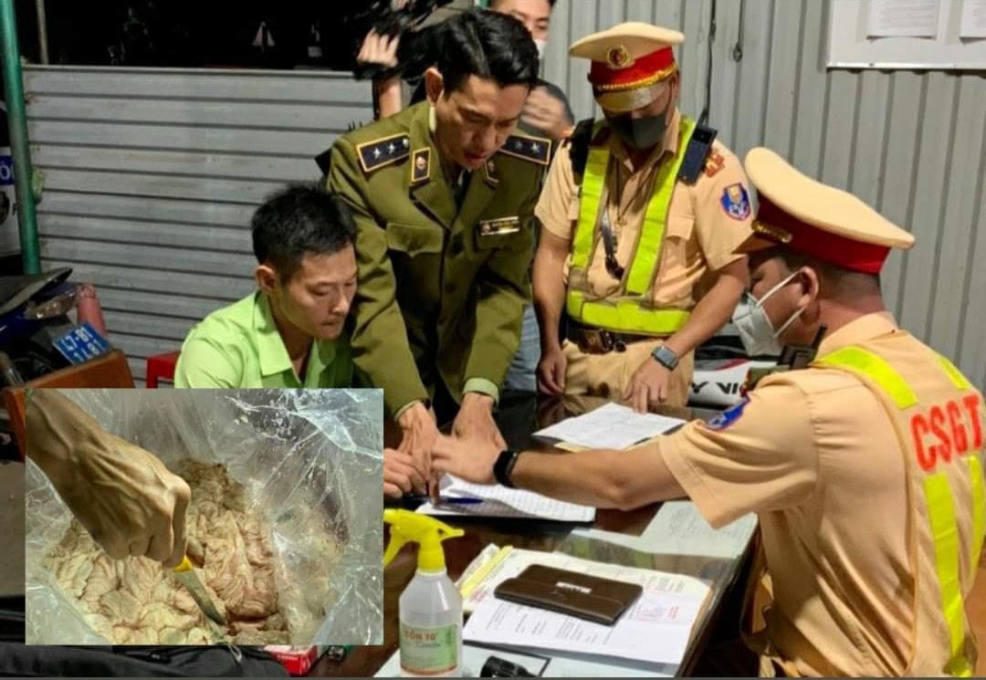 1,7 tấn nội tạng thối đang trên đường đi tiêu thụ bị lực lượng chức năng phát hiện và xử lý.