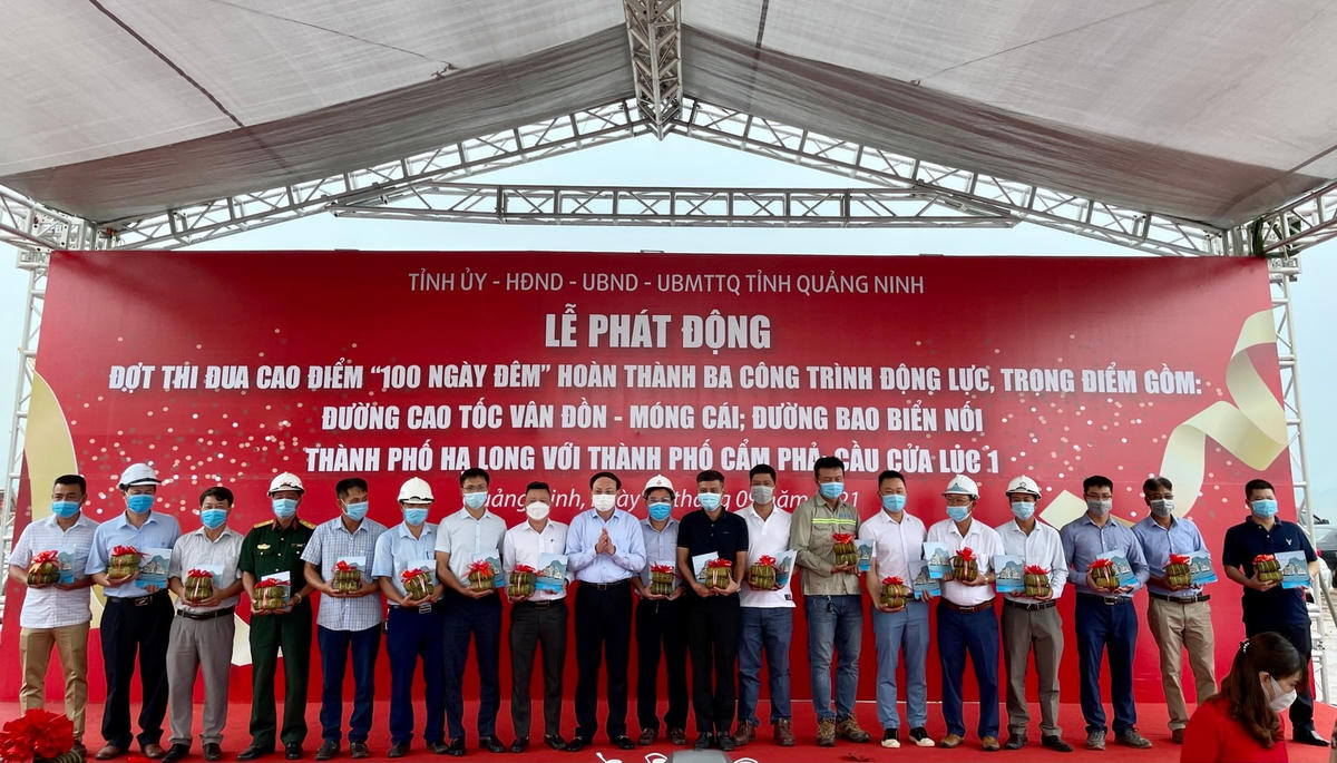 Lễ phát động đợt thi đua cao điểm “100 ngày đêm hoàn thành 3 công trình động lực”.