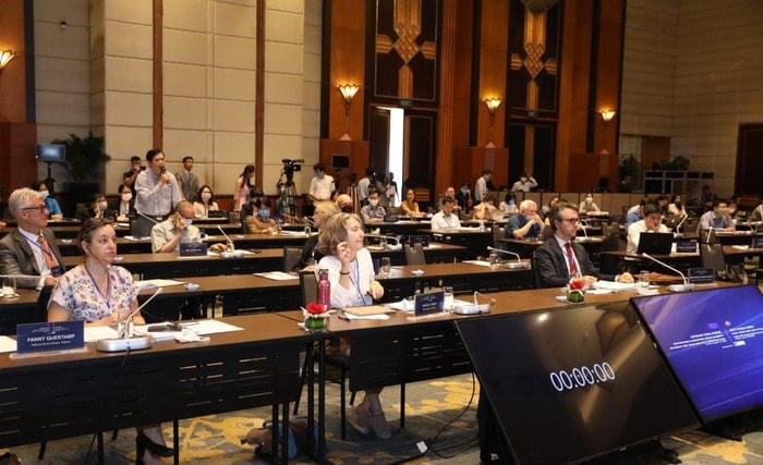 Đại biểu tham dự hội thảo.