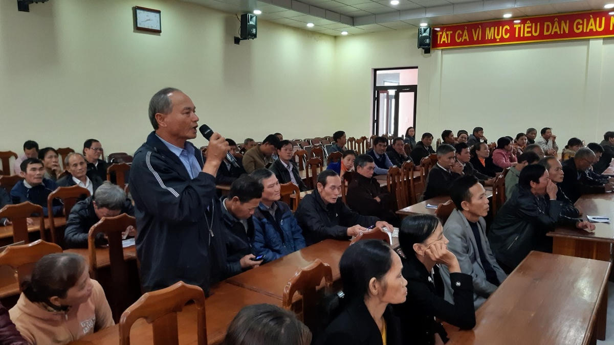 Người dân TP Tam Kỳ tham gia góp ý về kết quả xây dựng NTM.