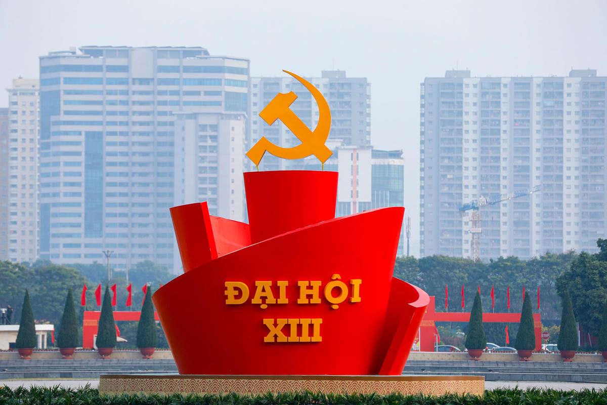 Thủ đô Hà Nội lộng lẫy chào mừng Đại hội XIII của Đảng