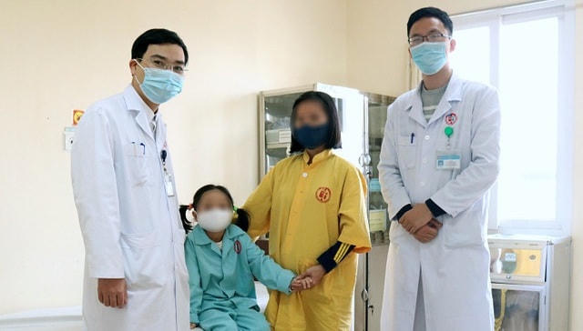 Sau mổ sức khỏe của trẻ ổn định.