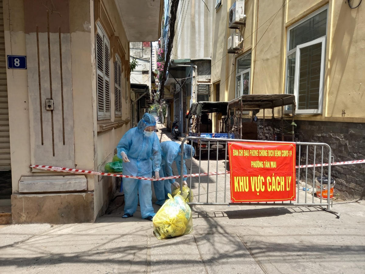 Cận cảnh các biện pháp phòng, chống dịch tại khu vực Tân Mai