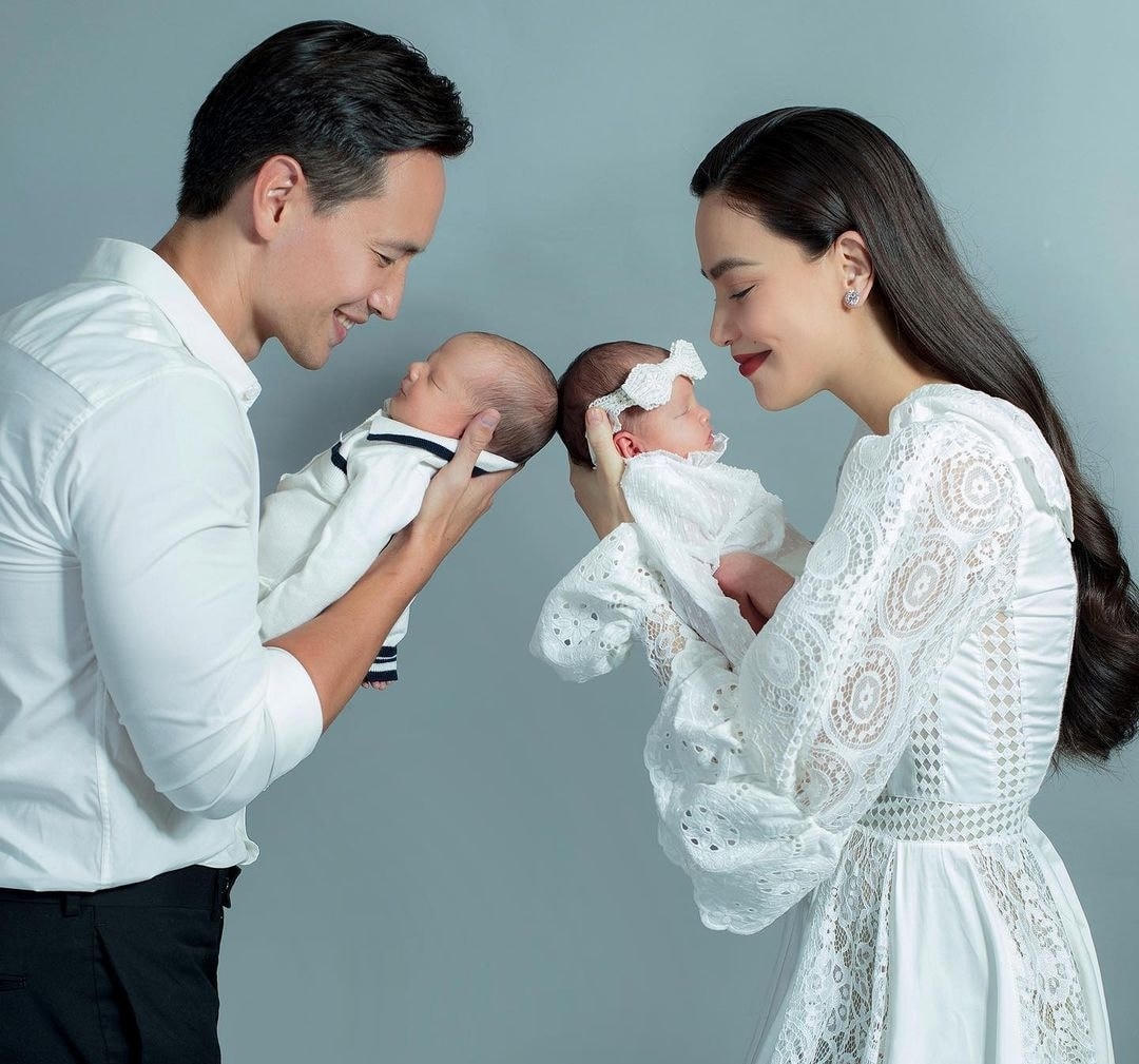 Hồ Ngọc Hà thường xuyên diện những chiếc đầm giấu bụng thời điểm mang thai Lisa và Leon.