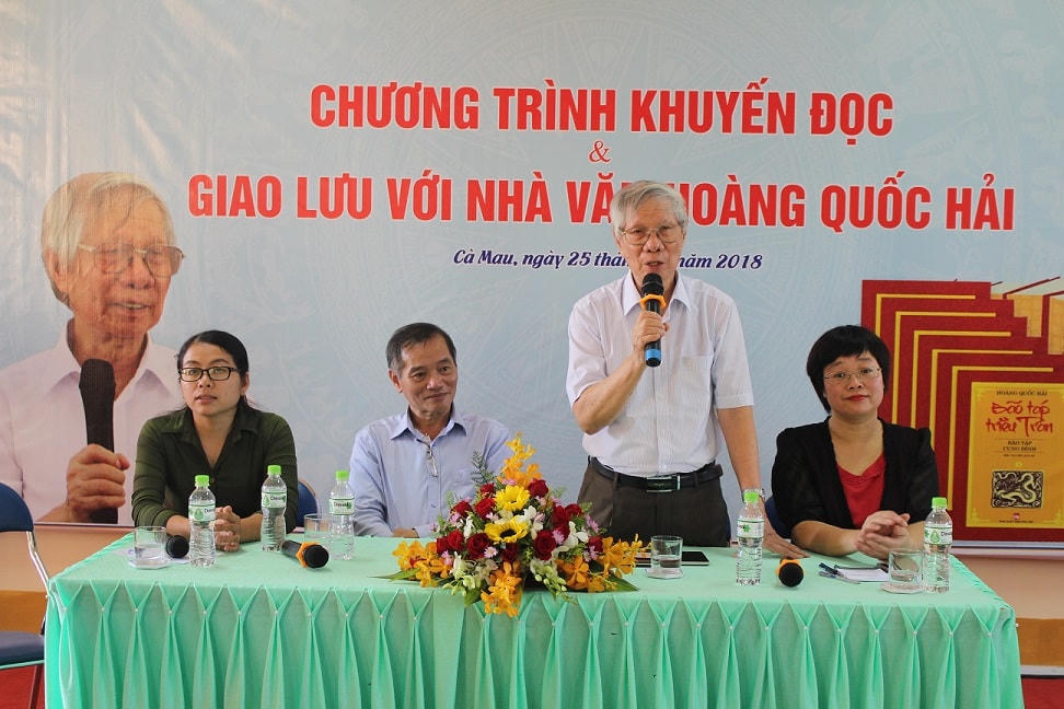 Nhà văn Hoàng Quốc Hải tại buổi giao lưu ở Cà Mau, 12/2018