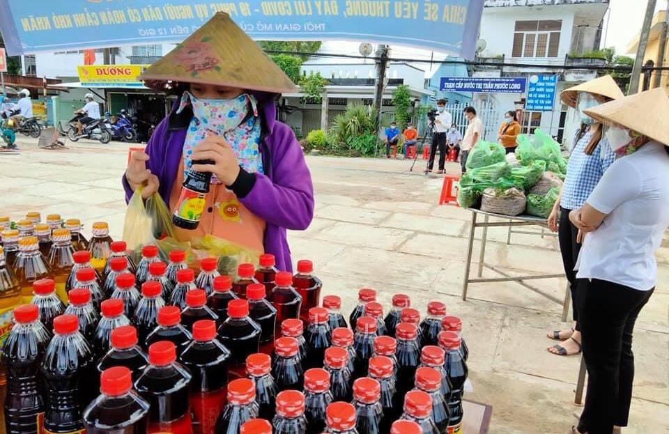 Đầy đủ các nhu yếu phẩm thiết yếu. 