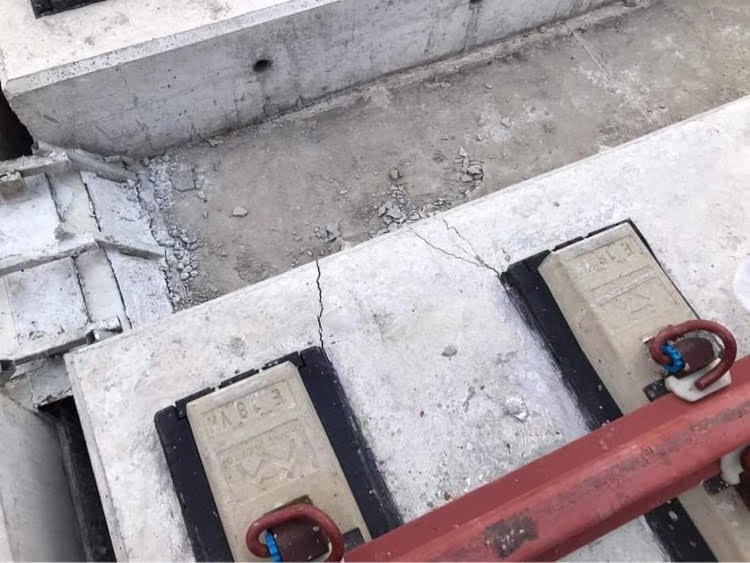 Bê tông bị nứt khi gối cao su không an toàn.