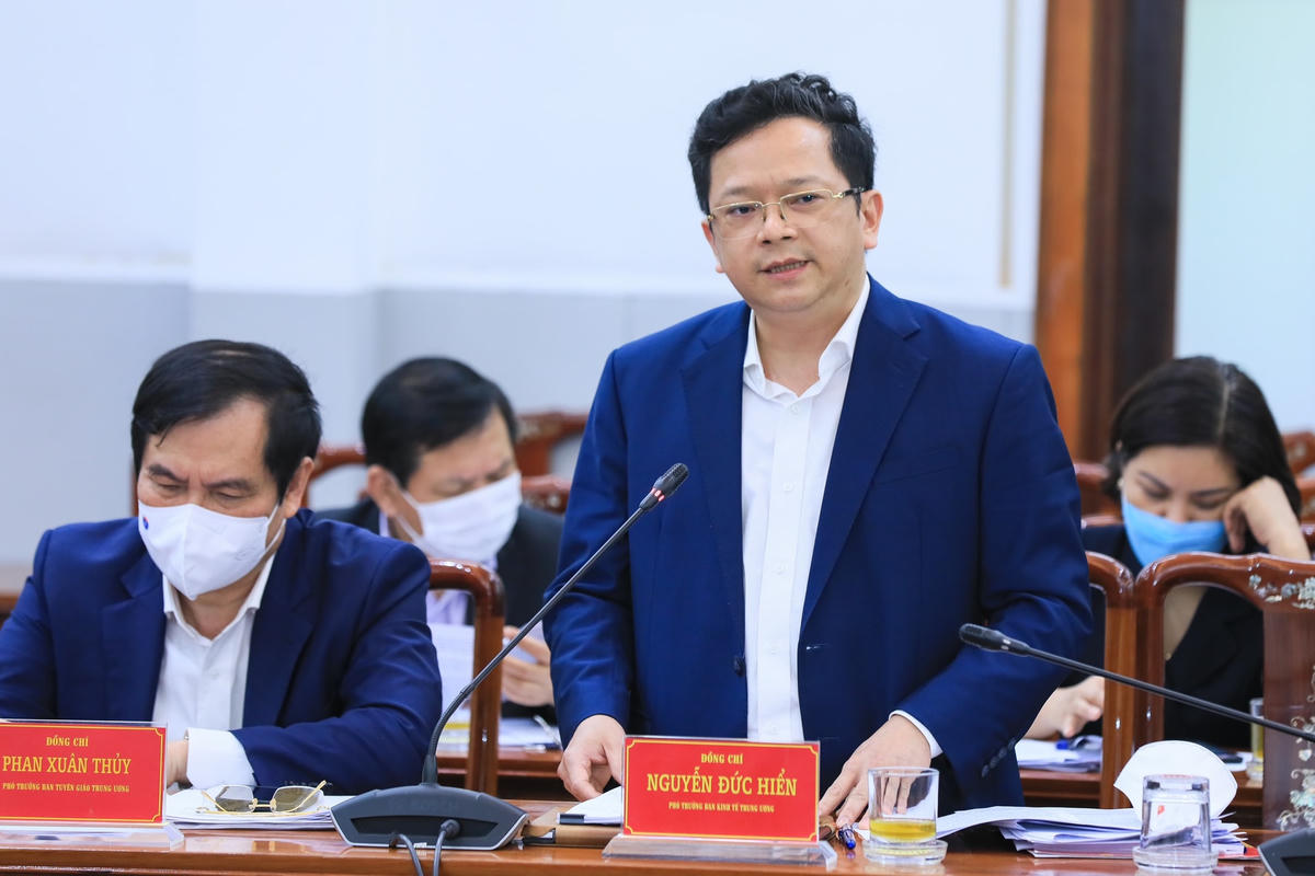 Phó Trưởng ban Kinh tế Trung ương Nguyễn Đức Hiển phát biểu tại Hội nghị.