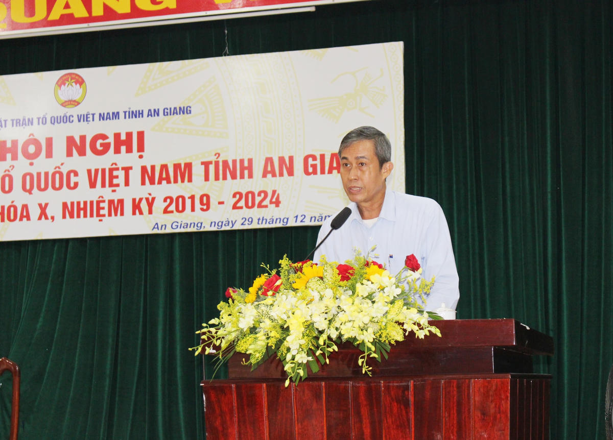 Ông Võ Văn Thiện, Trưởng ban công tác phía Nam phát biểu tại Hội nghị.
