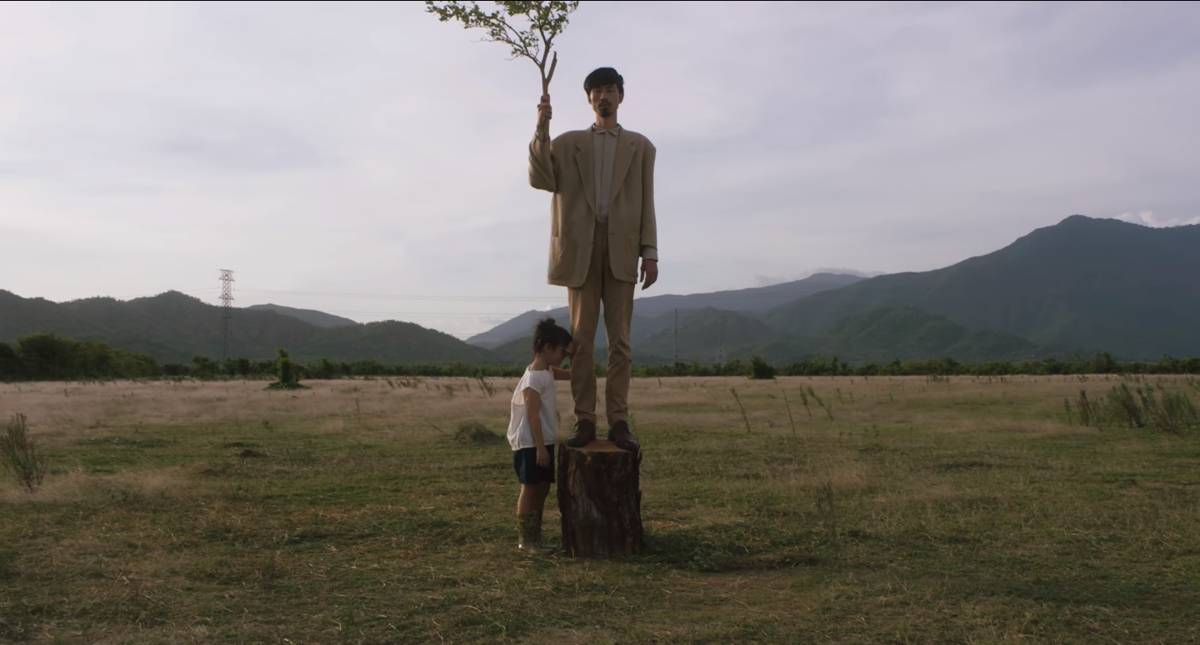 Hình ảnh từ MV “Trốn tìm”.