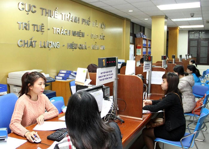 Hỗ trợ người nộp thuế tại Cục Thuế Hà Nội.