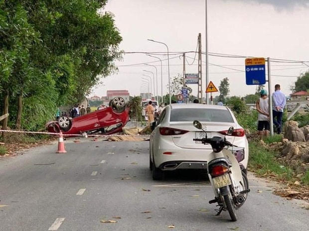 Hiện trường vụ tai nạn thương tâm.