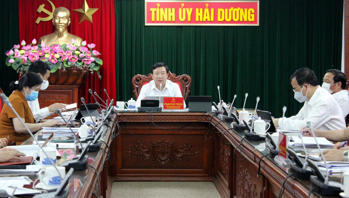 Quuang cảnh cuộc họp.
