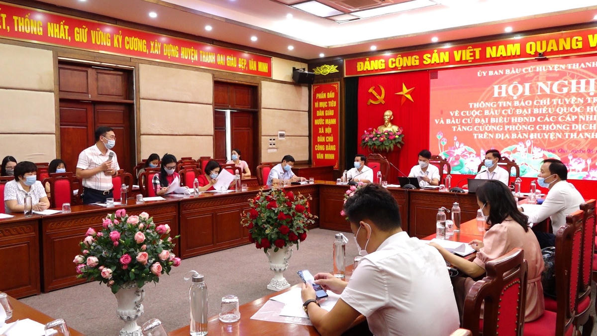 Chia sẻ, góp ý của phóng viên cơ quan báo chí cho công tác bầu cử và phòng chống dịch Covid-19 trên địa bàn huyện.